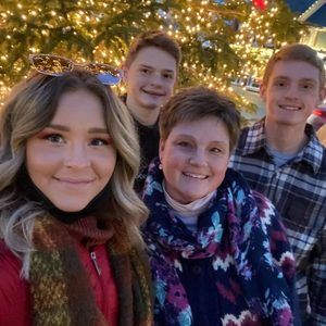 Meet your Posher, Debbie